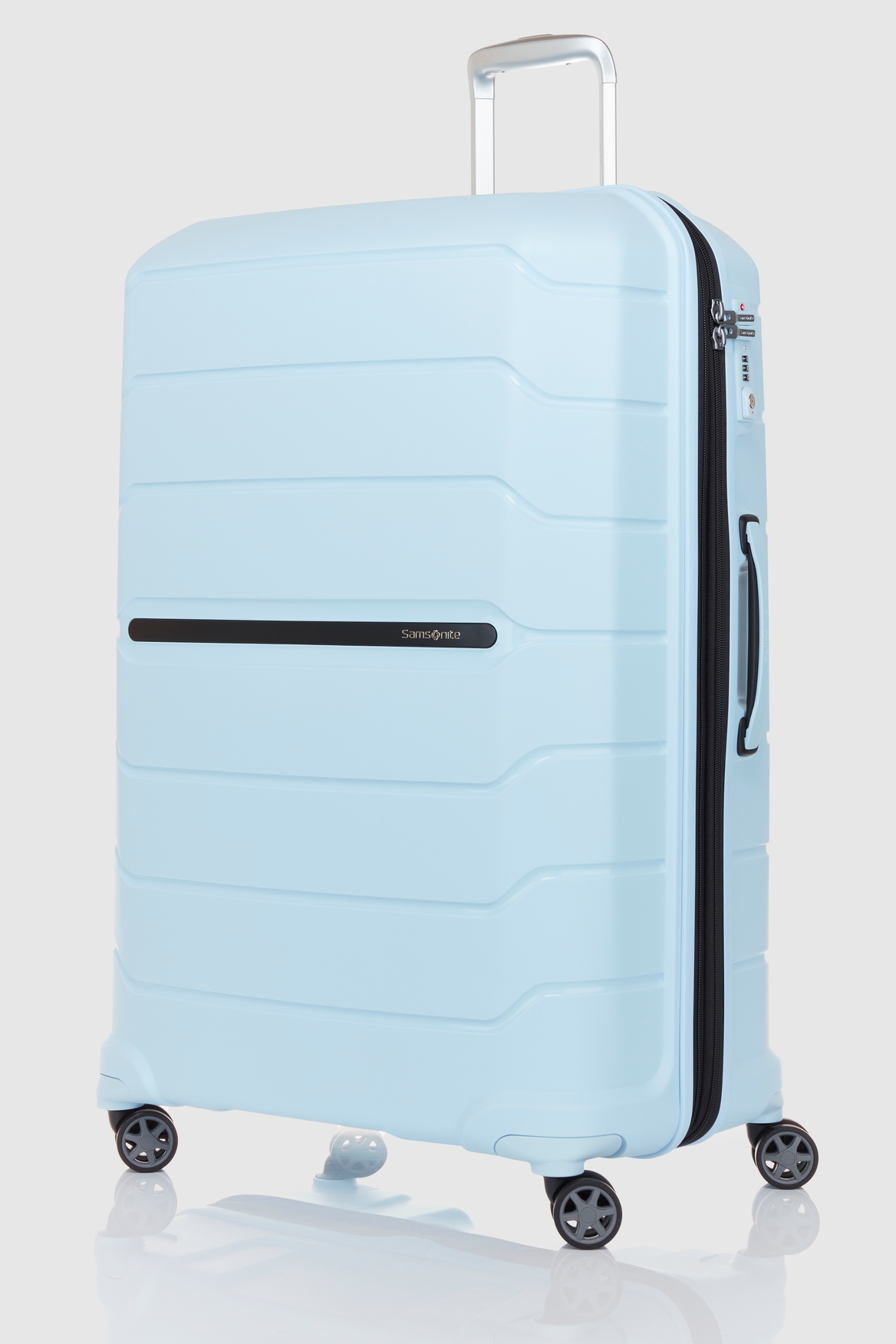 Oc2lite 81cm Suitcase Powder Blue