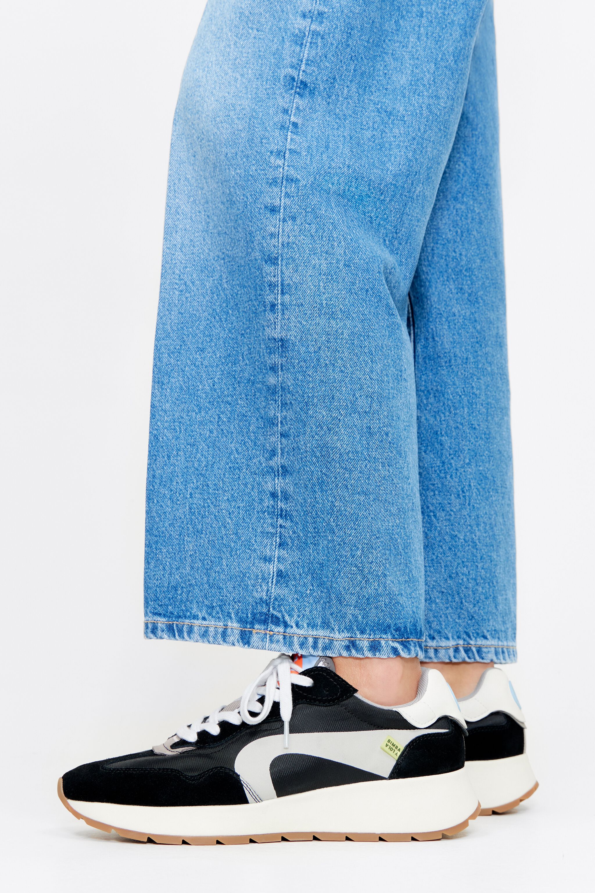Black lifestyle sneaker