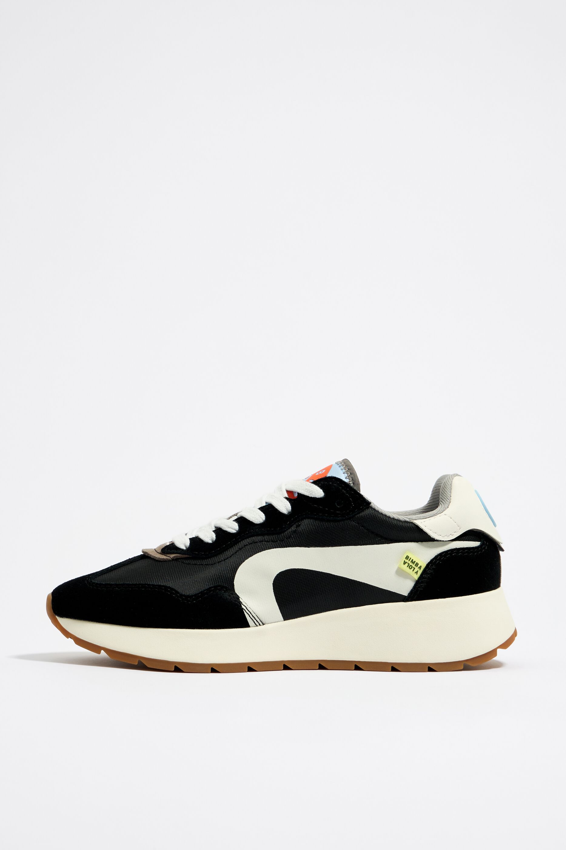 Black lifestyle sneaker