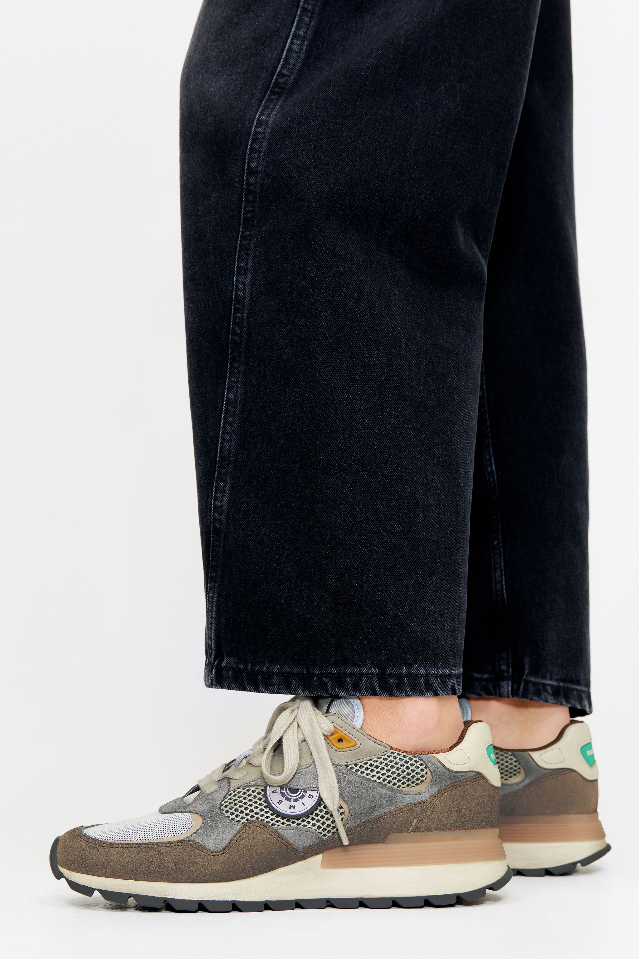 Light gray Chimo jogger sneaker